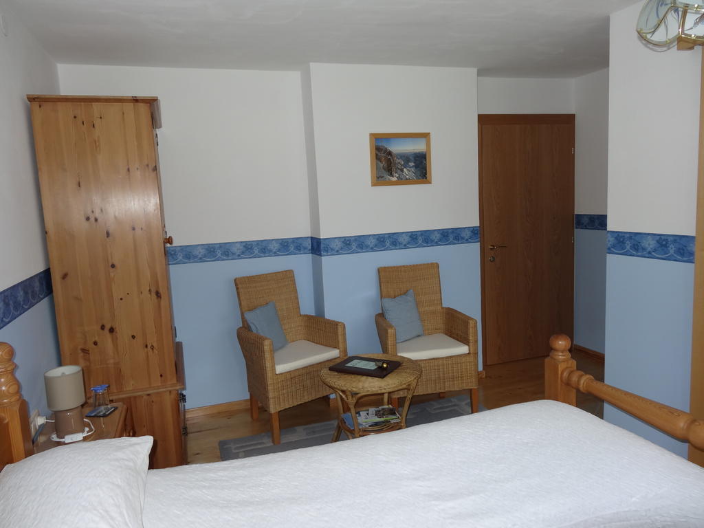 Haus Karl'S Ruh Acomodação com café da manhã Ehrwald Quarto foto