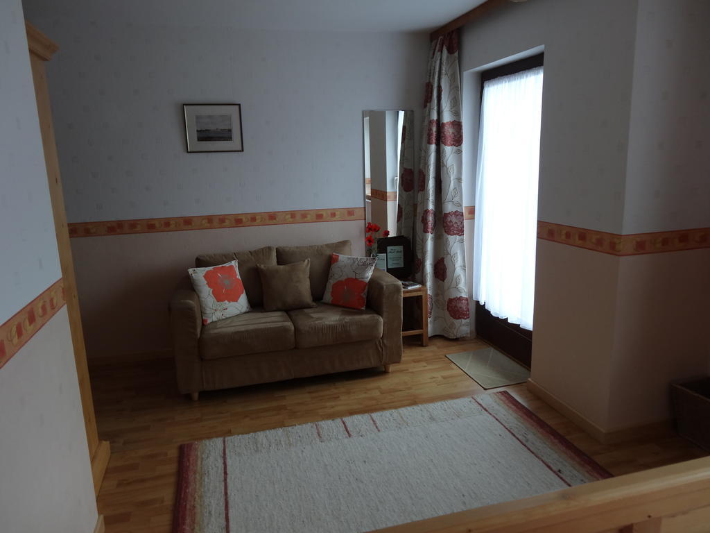 Haus Karl'S Ruh Acomodação com café da manhã Ehrwald Quarto foto